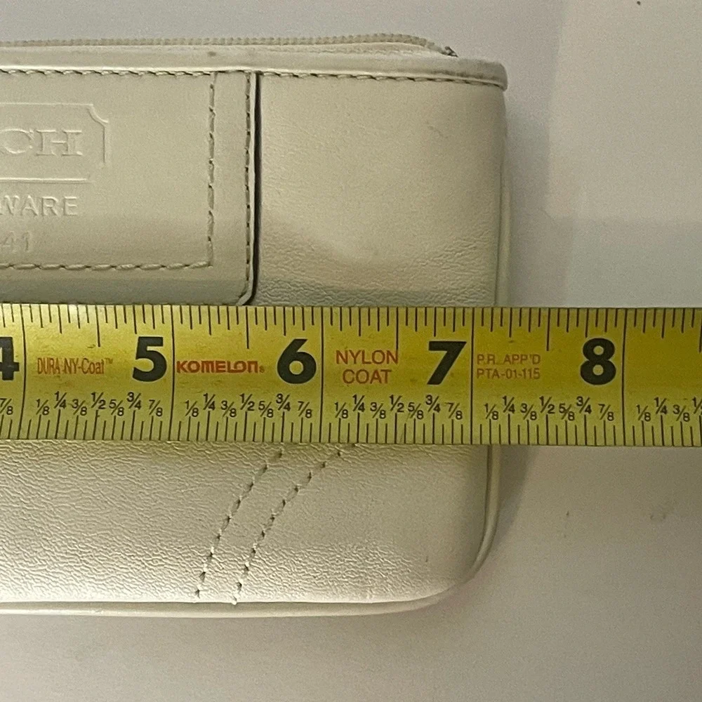Coach Ivory Leather‎ Wristlet Zip Top Silver Hardware Charm Stitched Trim